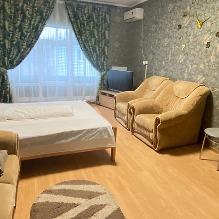 4 Seasons Hotell Boryspilʼ Exteriör bild